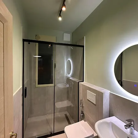 Compact Chic Design