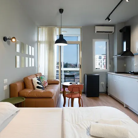 Compact Chic Design *