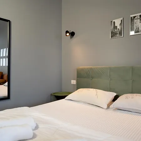 Apartment Compact Chic Design Tirana