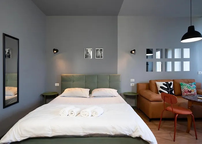 Compact Chic Design Τίρανα