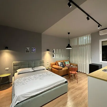 Compact Chic Design *