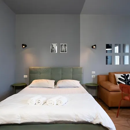 Compact Chic Design Tiran