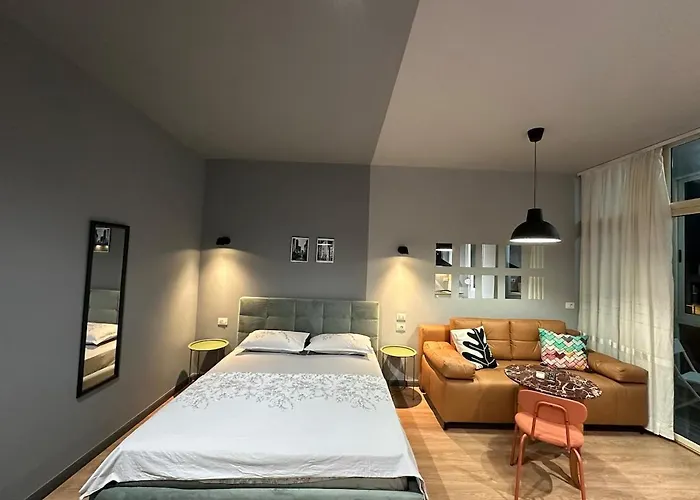 Compact Chic Design Daire