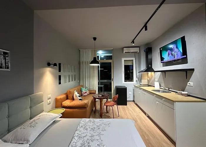 Daire Compact Chic Design