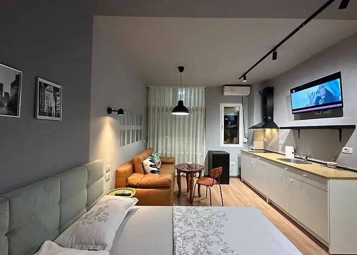 Daire Compact Chic Design