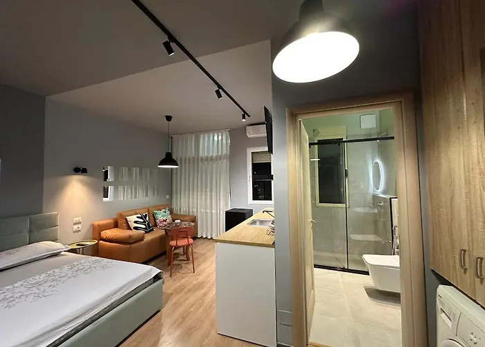 Compact Chic Design * Tiran