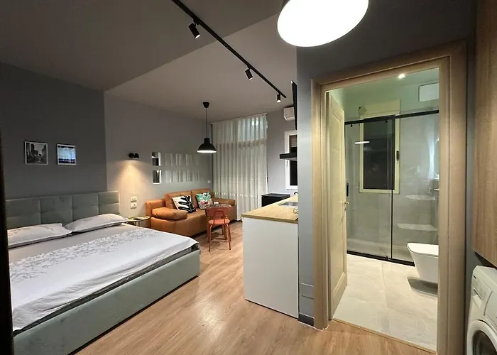 Compact Chic Design Daire Tiran