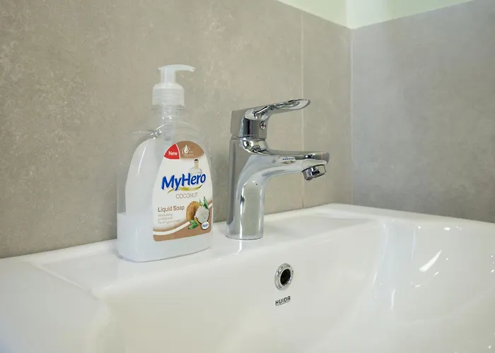 Compact Chic Design * Tiran