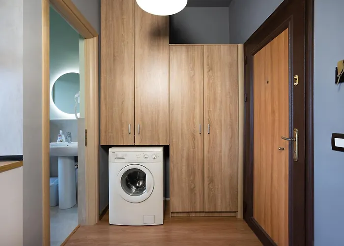 Compact Chic Design * Tiran